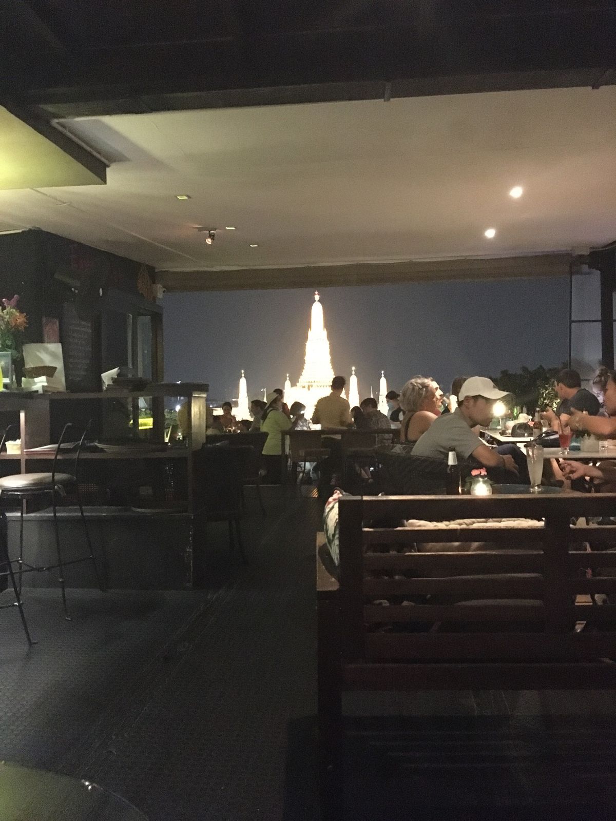 行ってよかったルーフトップバー