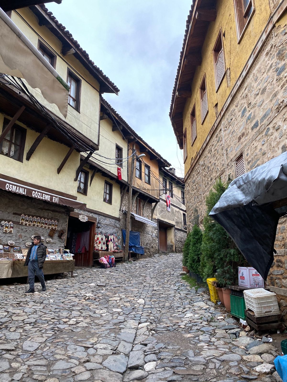 ジュマルクズク　
かなりローカルな雰囲気が味わえる場所