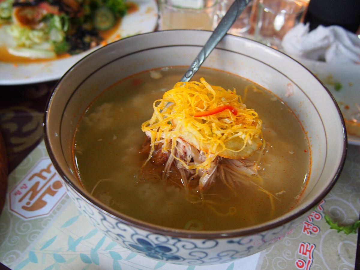 延吉市
延吉は延辺朝鮮族自治州の州人民政府がある人口約50万人の町。
レス...