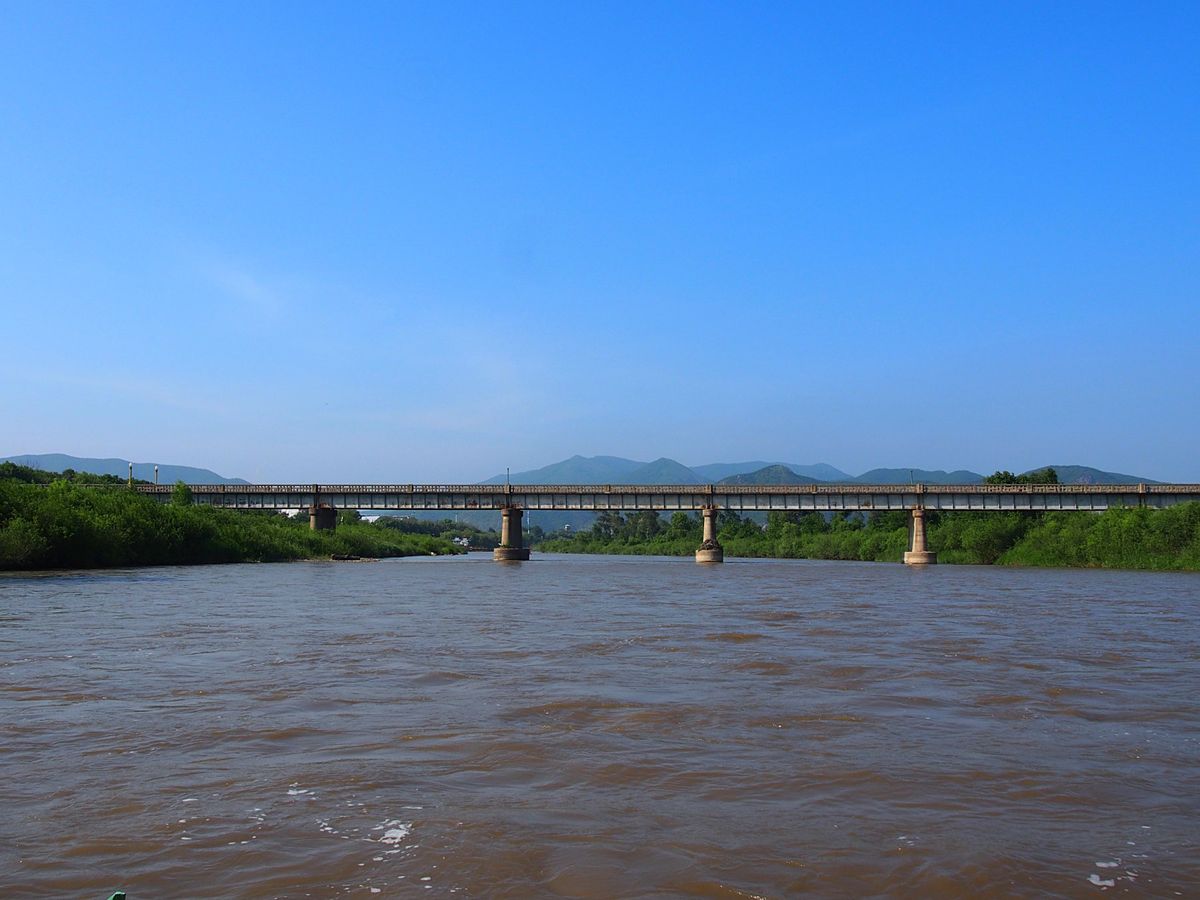 図們市
ここは小さな川一つで中国と北朝鮮をまたぐ国境の街。
両国の物資等の...