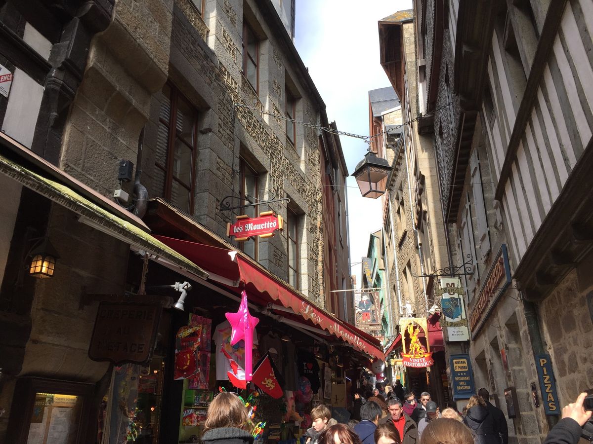 モンサンミッシェル
小道がたくさんあって探検できるが若干迷う。