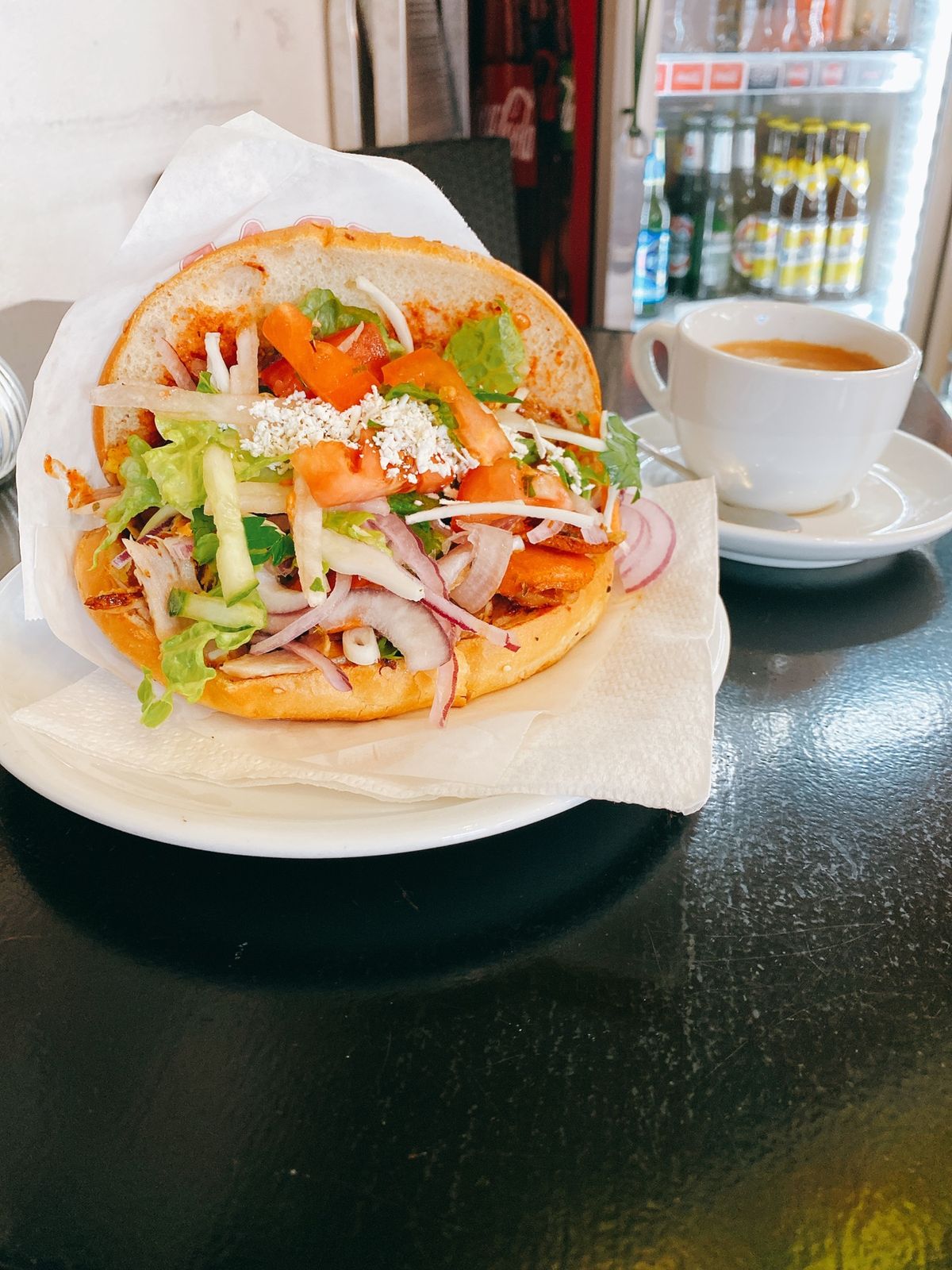 お金なくて、ジャンクフードとホテルの朝食しか食べてない…笑