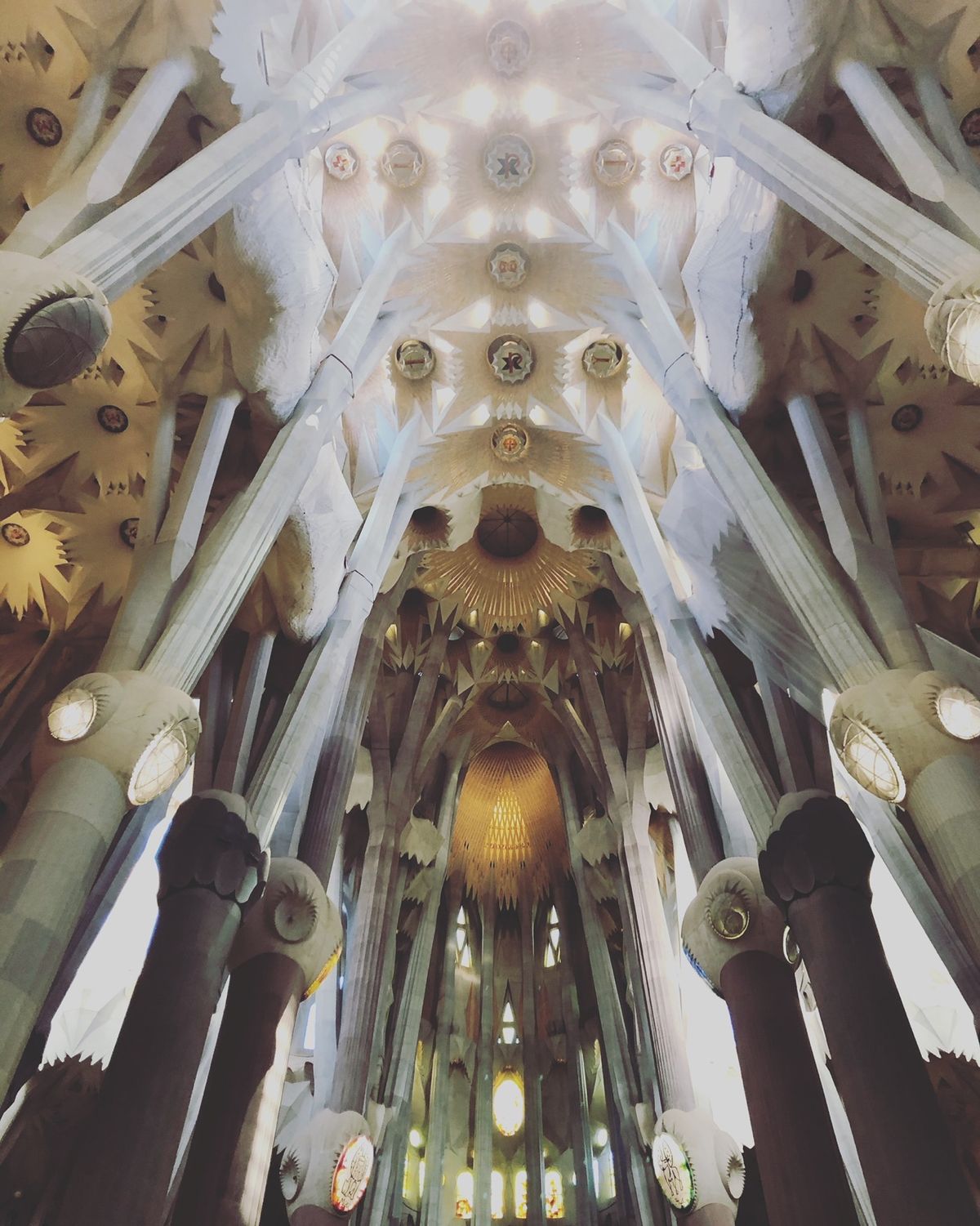 2019年スペイン芸術の旅。4日目
サグラダファミリア。聖堂内部・主...