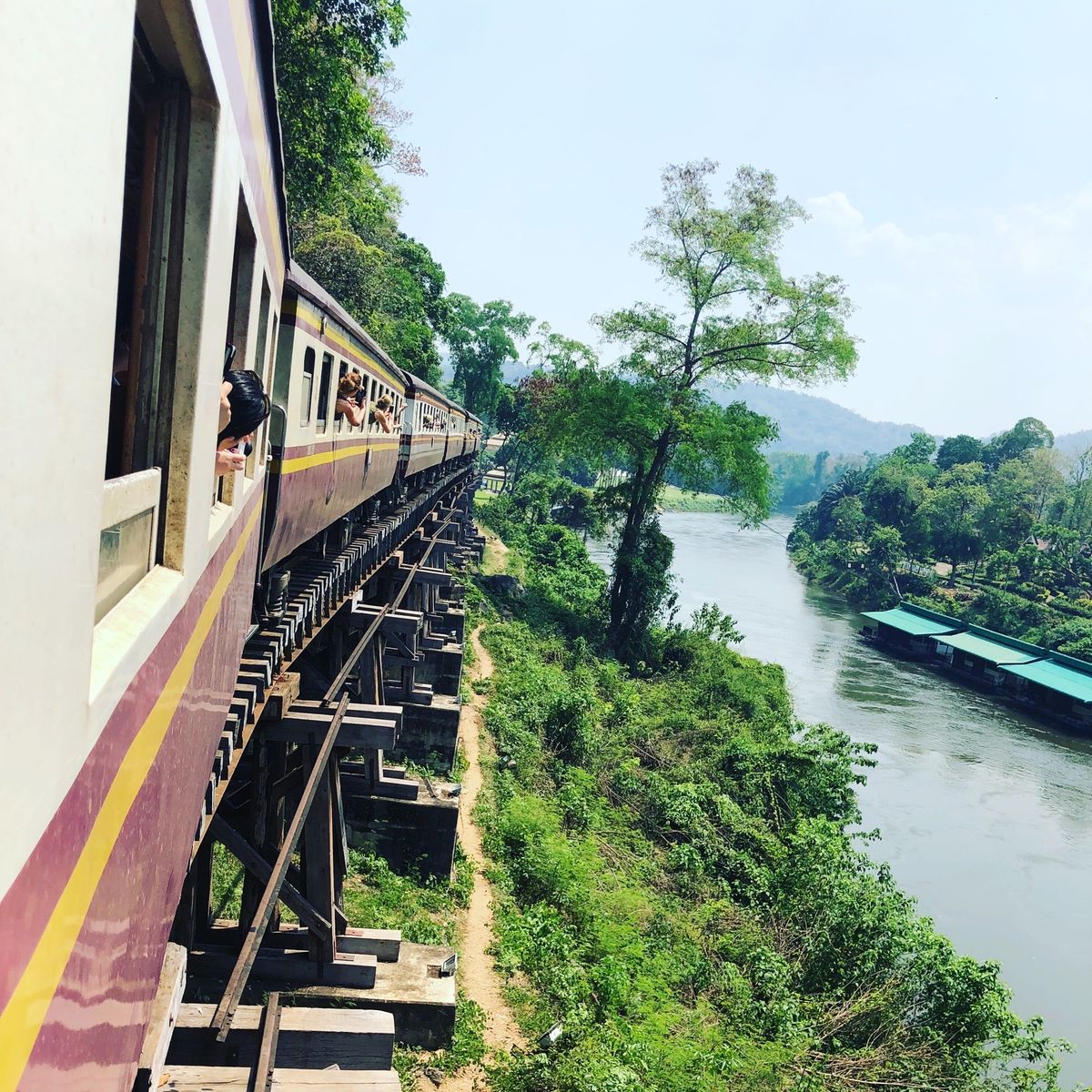 2018年タイ🇹🇭カンチャナブリ。「戦場にかける橋」のクウェー川鉄橋とタ...