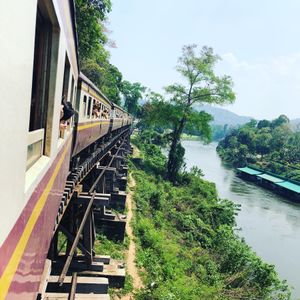 2018年タイ🇹🇭カンチャナブリ。「戦場にかける橋」のクウェー川鉄橋とタ...
