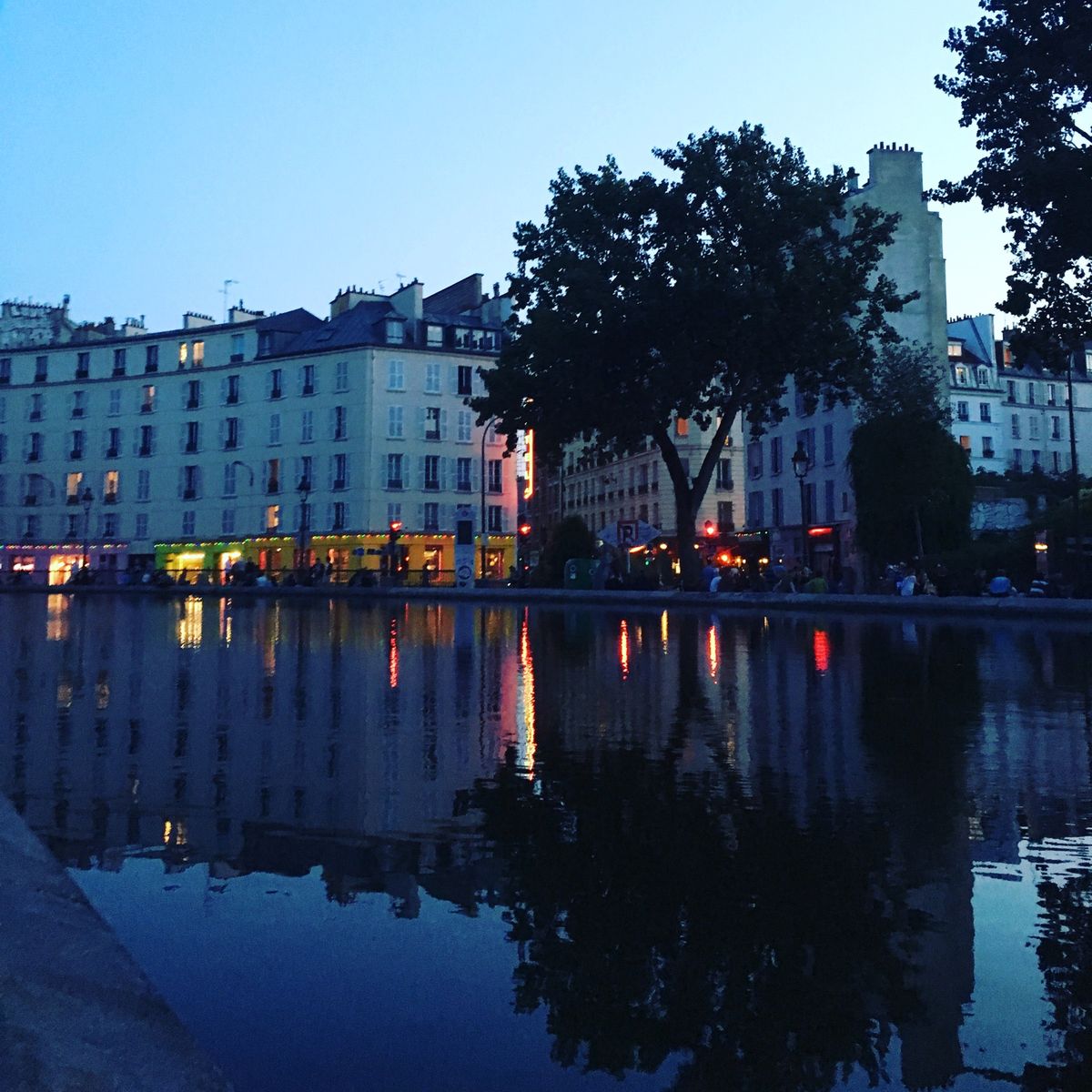 2016年フランス🇫🇷パリ
サン・マルタン運河でピクニック。