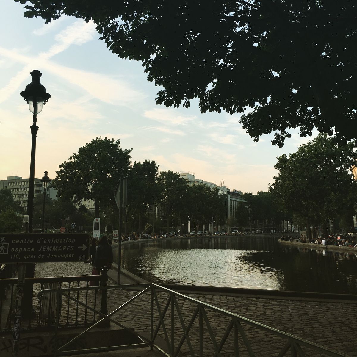 2016年フランス🇫🇷パリ
サン・マルタン運河でピクニック。