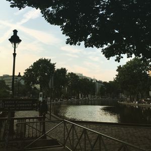 2016年フランス🇫🇷パリ
サン・マルタン運河でピクニック。