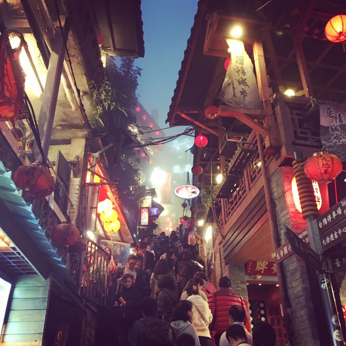 2016年台湾🇹🇼九份。
日帰りやと人が多くて疲れるだけなので一泊し...