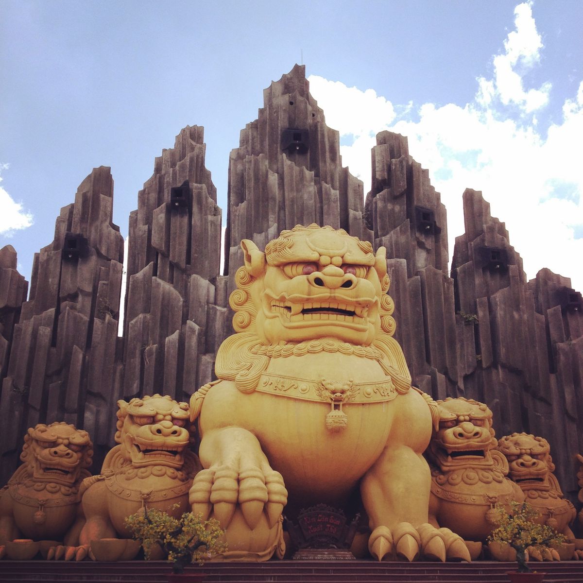 2012年ベトナム🇻🇳ホーチミン。
スイティエンパーク。ベトナムの神...