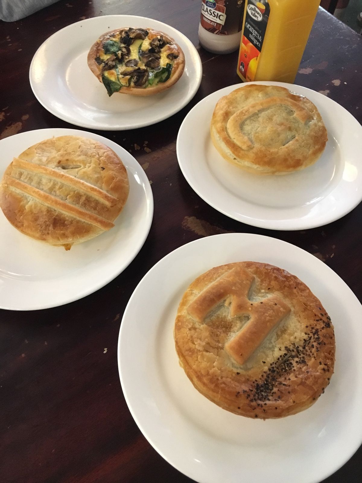 ホグス ブレス カフェ  オージービーフボリューム凄い❗️

メルドラムス...