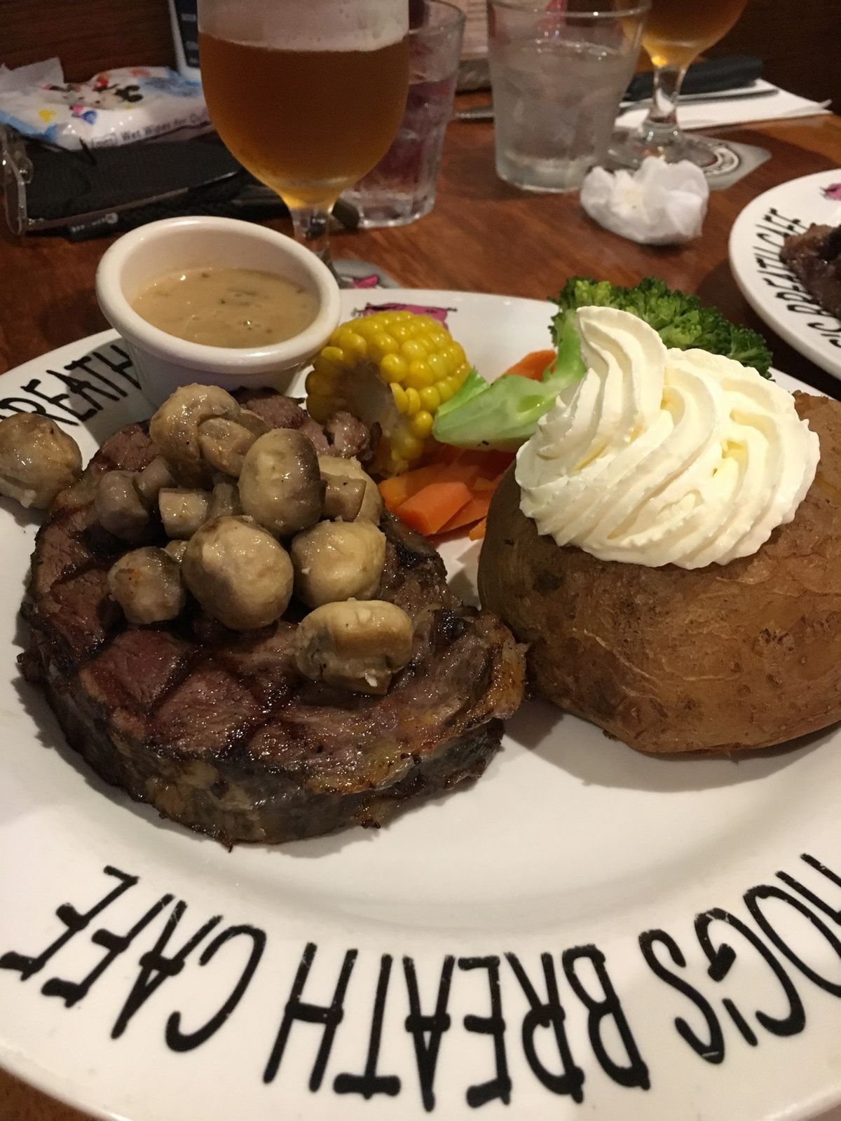 ホグス ブレス カフェ  オージービーフボリューム凄い❗️

メルドラムス...