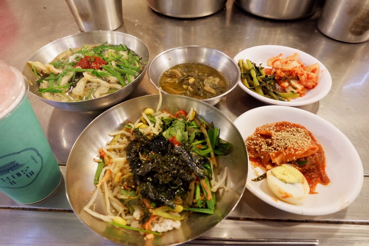 カルグクス横丁
ローカル感がたまりません！！
このボリュームで600円て安...