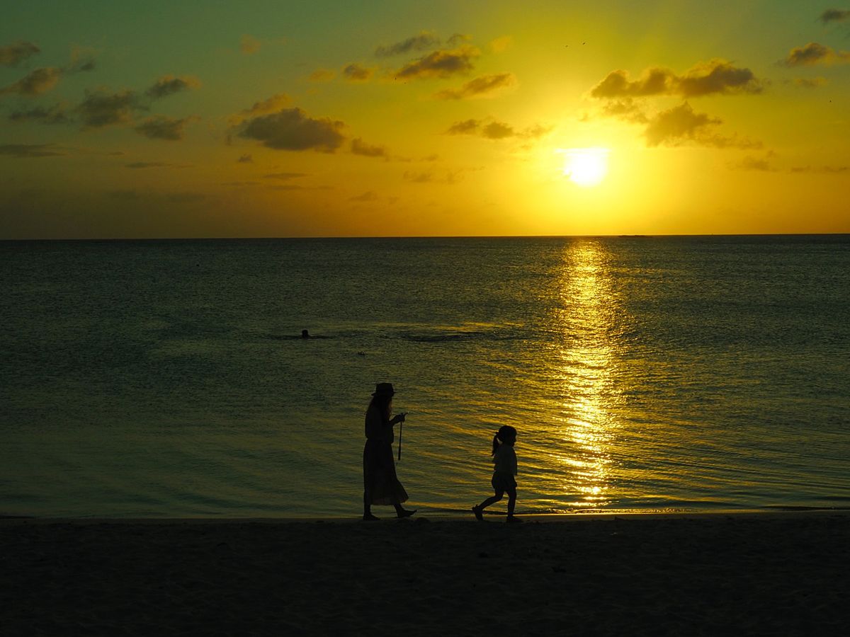 ビーチでのサンセットも魅惑的なサイパン。
ダイビング中に立ち寄ったマニャガ...