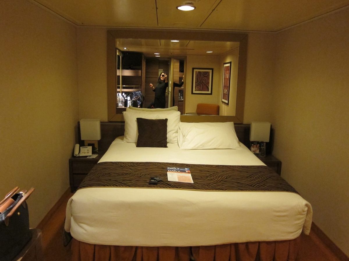 客室はこんな感じで窓無しの1番安い部屋