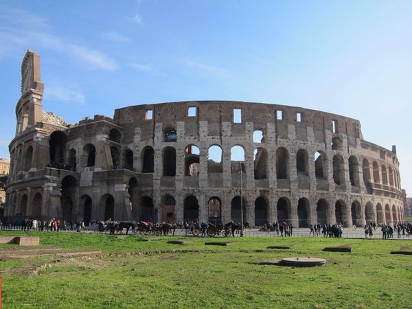 イタリア・ローマ「地中海クルーズの旅　ローマ」の写真：ツアーバスもあったけど、地下鉄と徒歩で自...