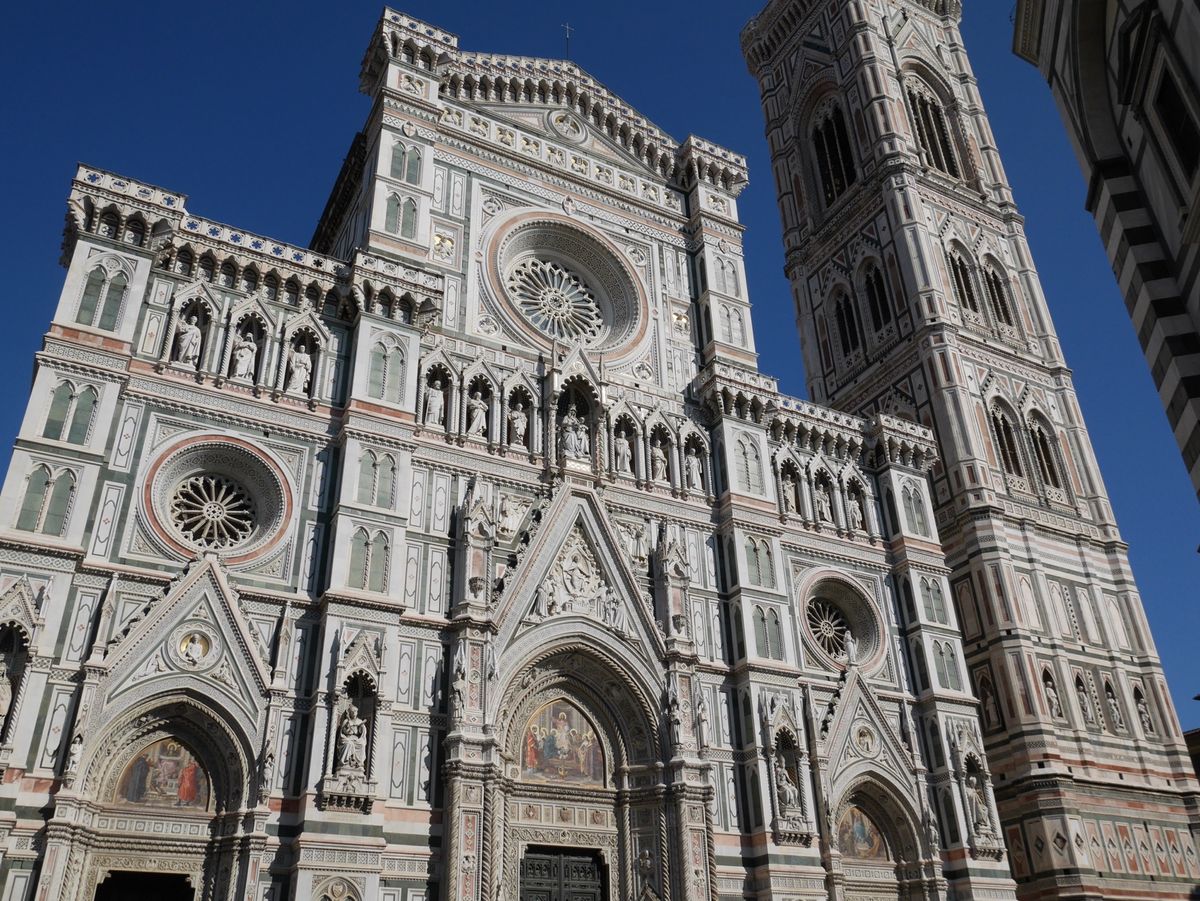 教科書にも出てくるフィレンツェで有名な大聖堂。中に入れなかったのが悔やまれ...