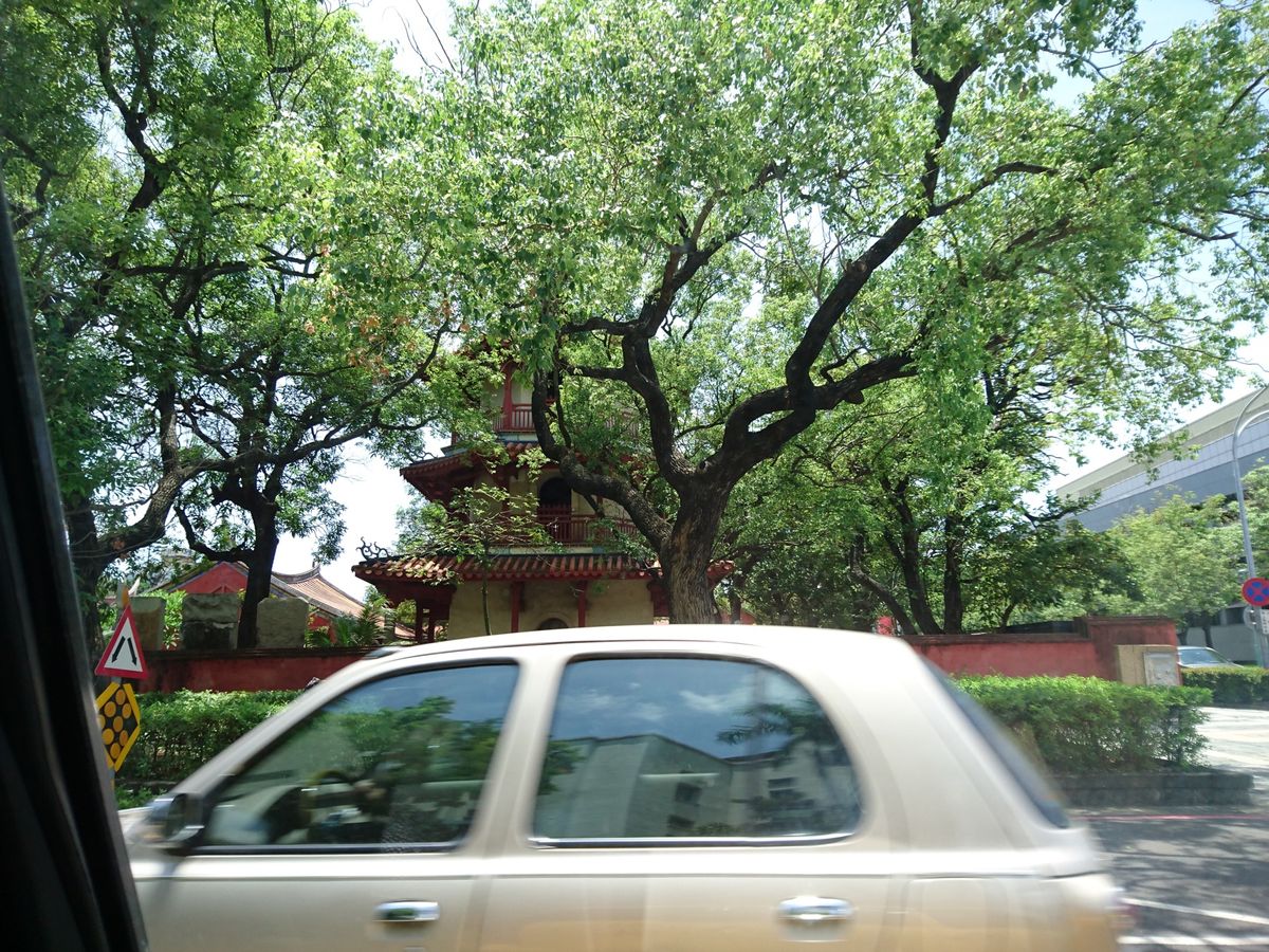孔子廟と冠京華の小籠包と餃子
