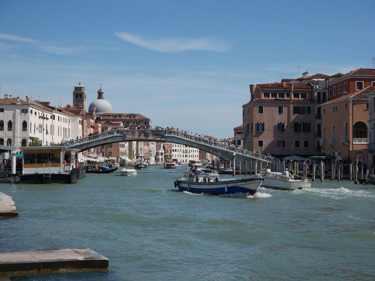 昼のベネツィアもキレイ。何も考えずにフラフラ歩くのが最高