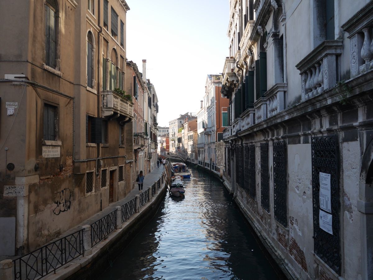 昼のベネツィアもキレイ。何も考えずにフラフラ歩くのが最高