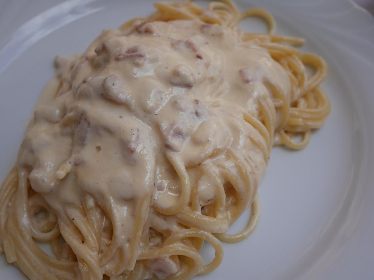 1枚目カルボナーラ、2枚目ペペロンチーノ、3枚目イカ墨のパスタ、4枚目名前...