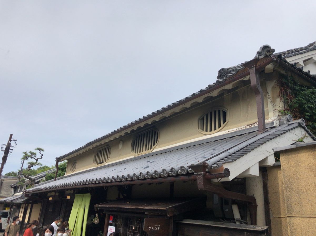 築170年という酒蔵を改装した古民家カフェ。メロンのかき氷がインパクトあり...