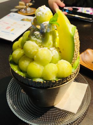 築170年という酒蔵を改装した古民家カフェ。メロンのかき氷がインパクトあり...
