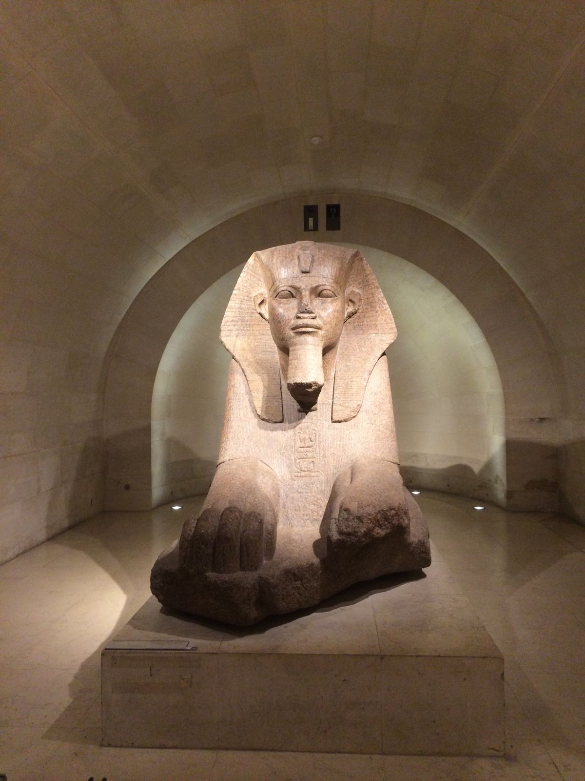 ルーブル美術館
人多すぎ😓