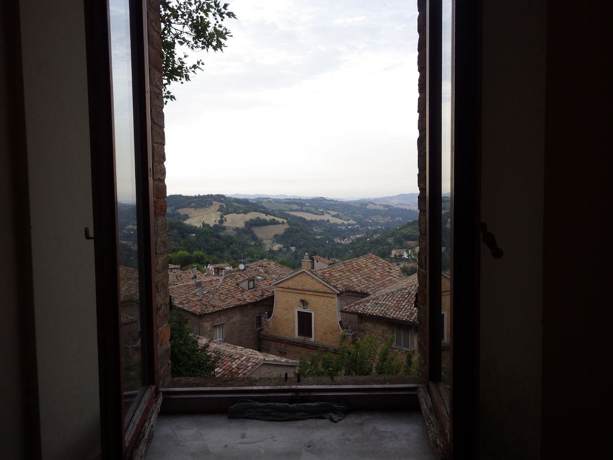 《ウルビーノ》
音楽祭に参加して、マスタークラスを受講。
ウルビーノは坂の...