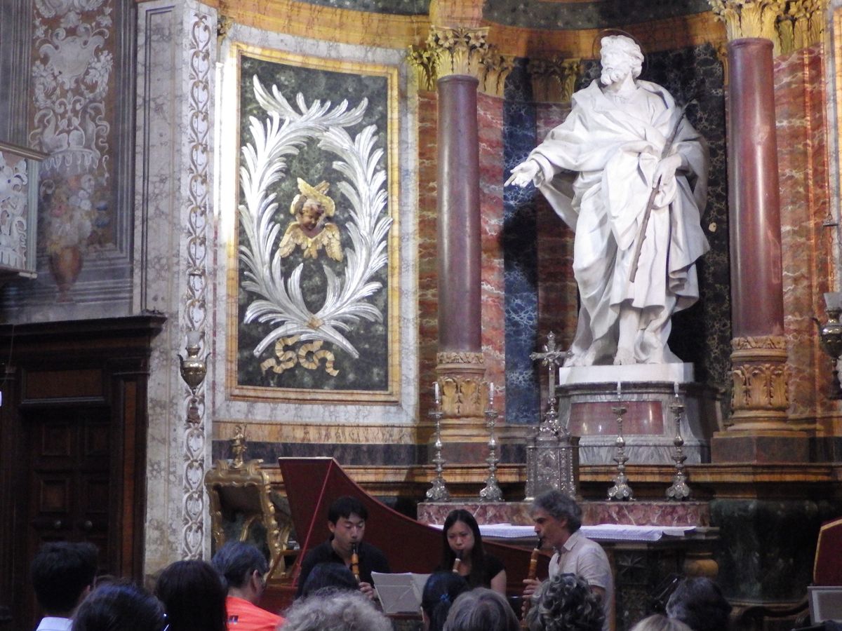 《ウルビーノ》
音楽祭に参加して、マスタークラスを受講。
ウルビーノは坂の...