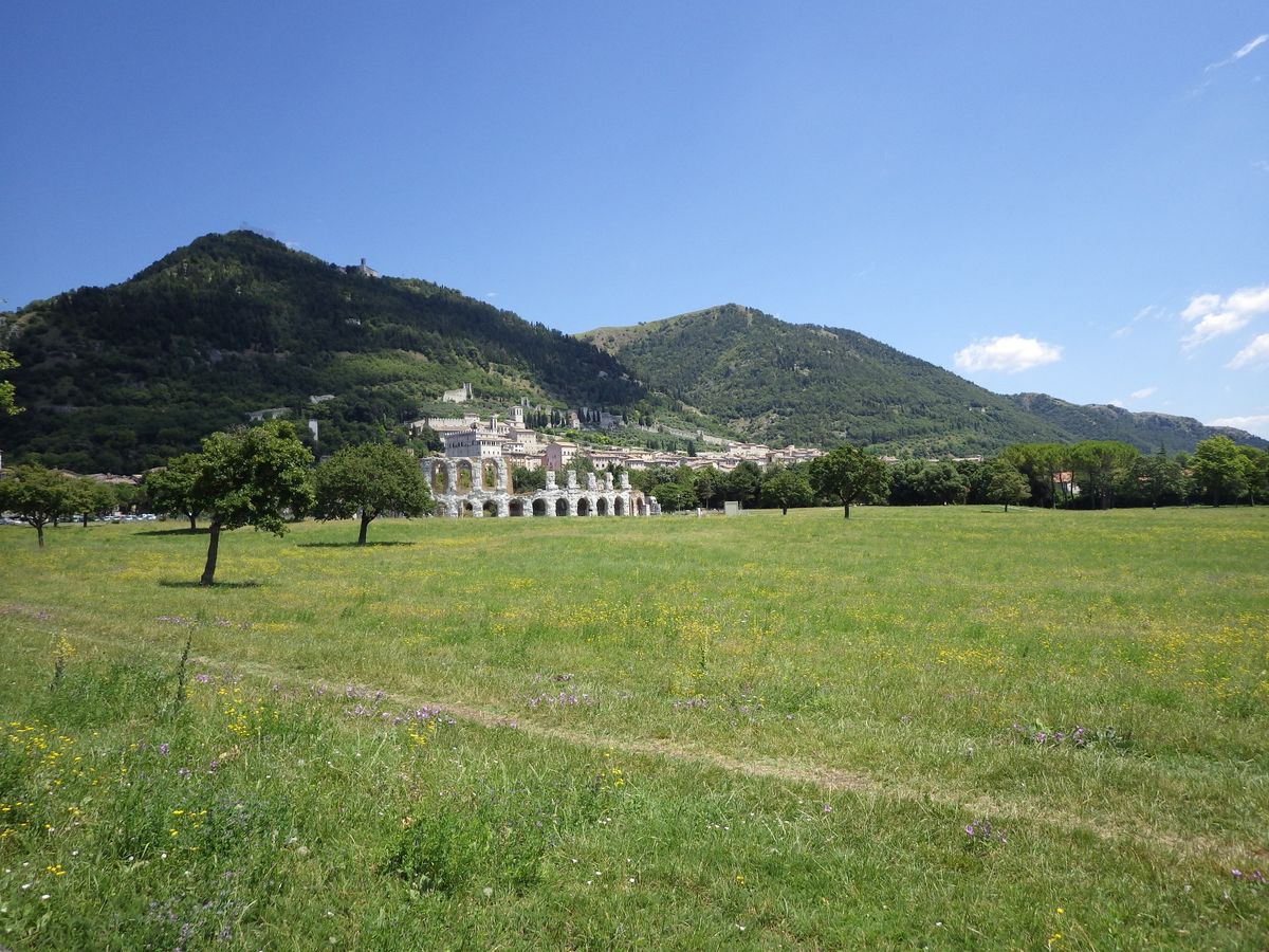 《グッビオ》
一瞬で心を奪われた街、グッビオ。
古代ローマ劇場跡/グッビオ...