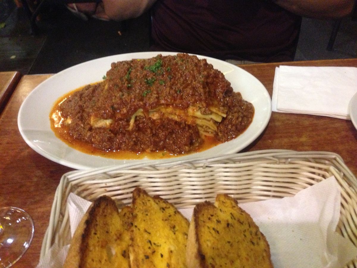 イタリアン街でのイタリアン料理