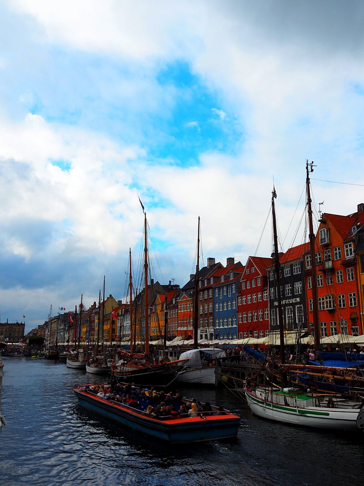 コペンハーゲンは、散歩するだけで楽しくなる街。
こじんまりした佇まいで、シ...