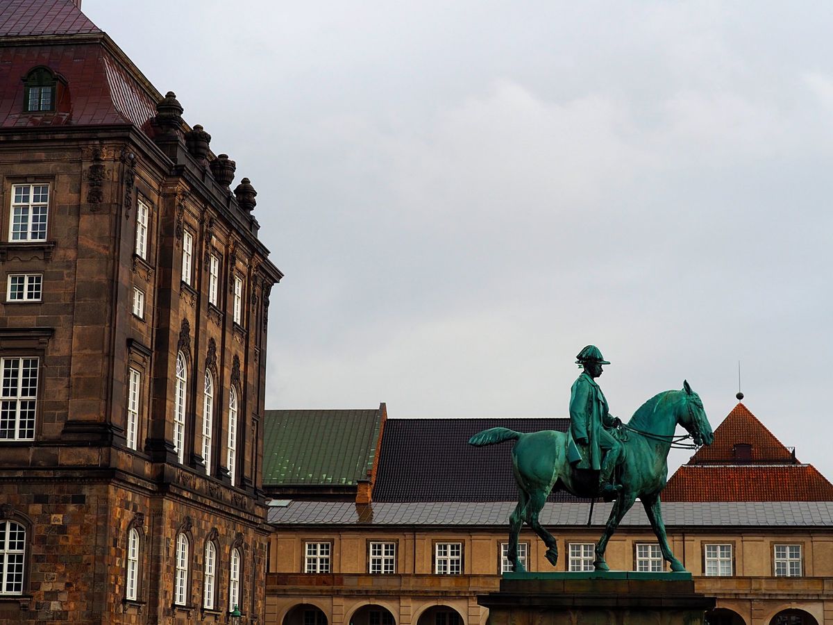 コペンハーゲンは、散歩するだけで楽しくなる街。
こじんまりした佇まいで、シ...