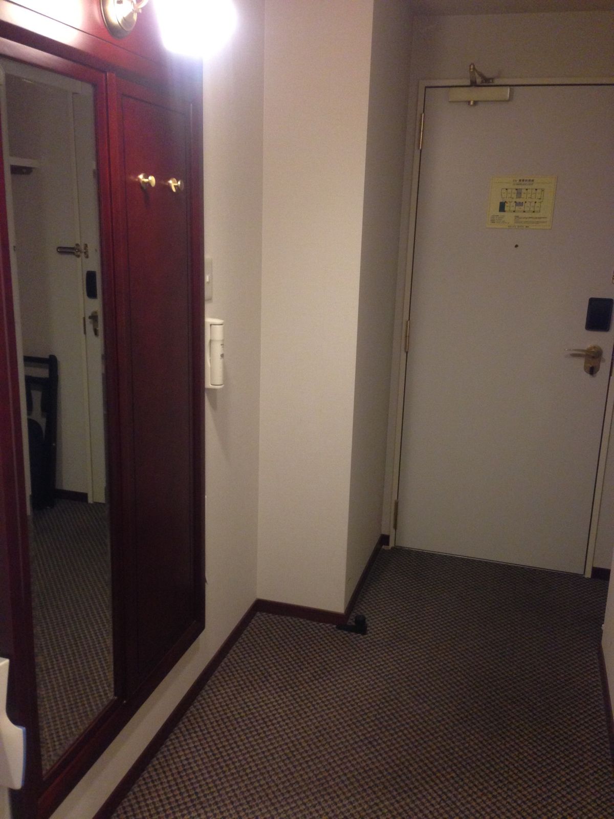 ホテルは外国人ばっかりでした
それでもリーズナブルで設備も満足！