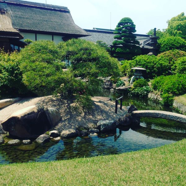 日本「okayama」の写真：着物を着てゆっくりと歩きながらグリーンを堪能