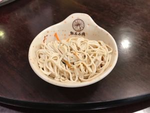 飲茶の専門店でランチ