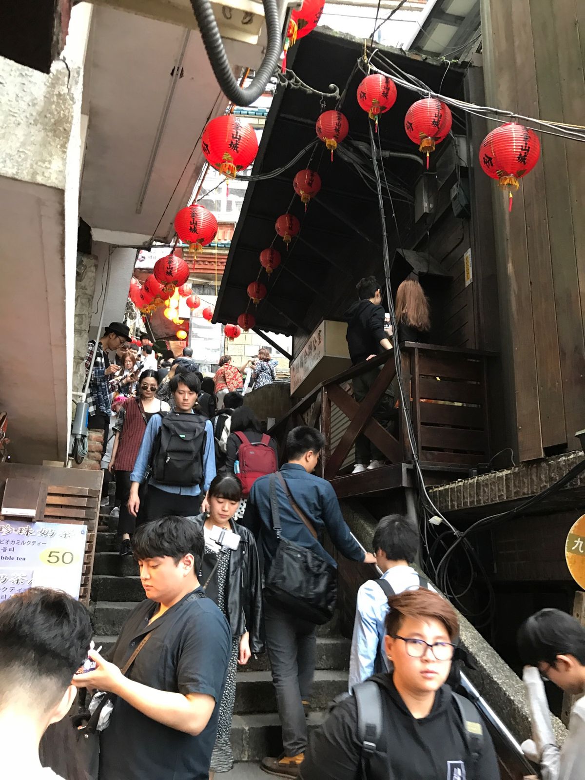 とっても狭い所に沢山横道が迷路みたい