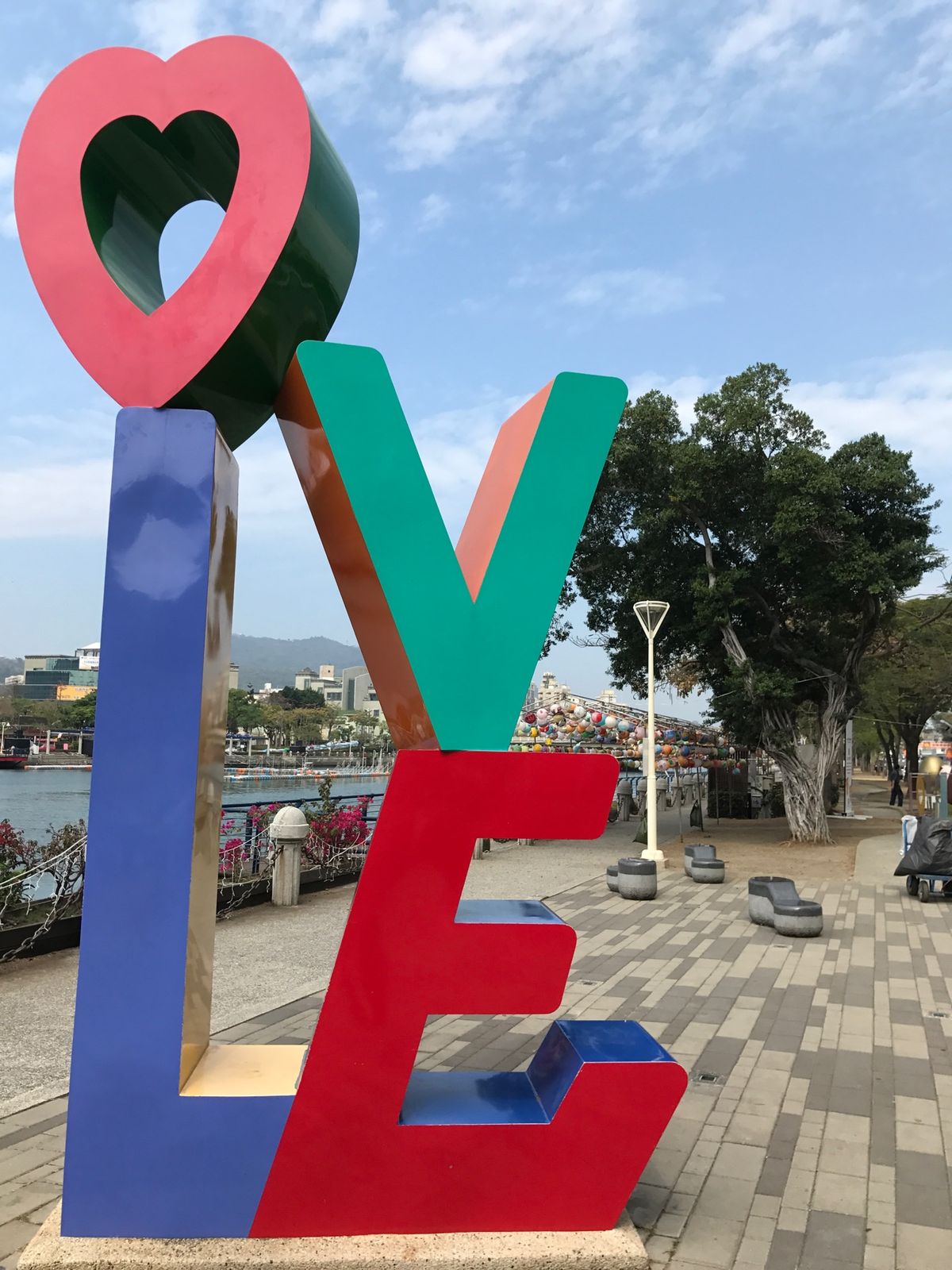 大好きな金城武のポスターを見つけてハッピー❣️
25年前に行った時に比べて...