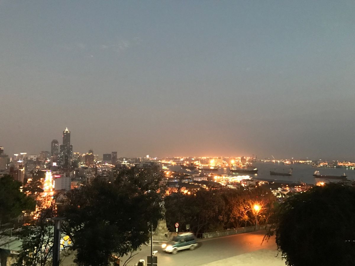 台北から新幹線と観光バスで高雄へ