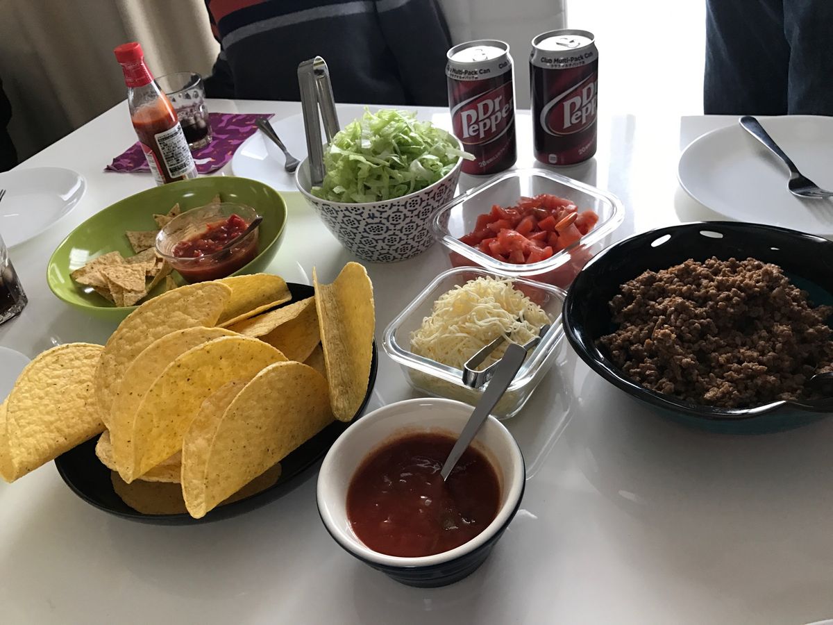 友達と一緒にホームパーティ