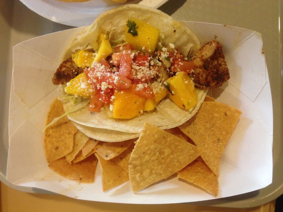 最初のお食事はメキシカン！
母は初体験！