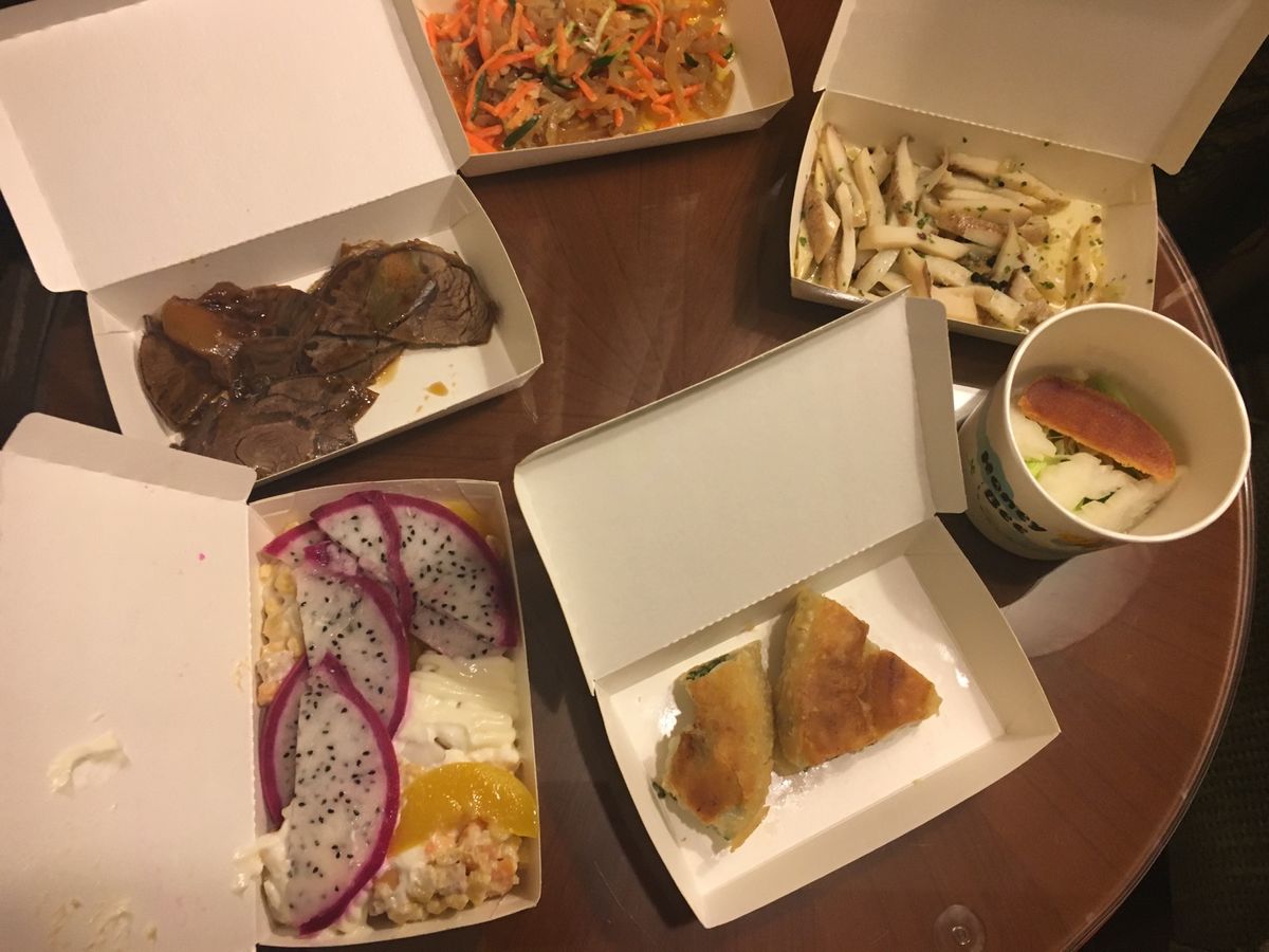 ホテルでまさかの差し入れを頂く。
初日からお腹破裂するかと思った！！