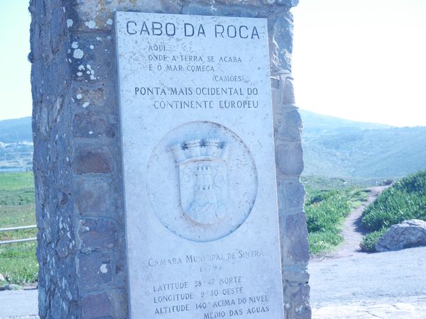 ポルトガル・リスボン「ポルトガル旅行」の写真：ロカ岬。ここで地終わり海はじまる。行くの...