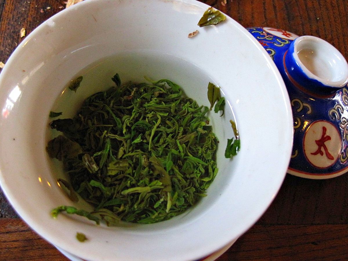 杭州料理の名店といえば楼外楼。
龍井茶の茶葉を使用した海老料理や、濃厚で旨...