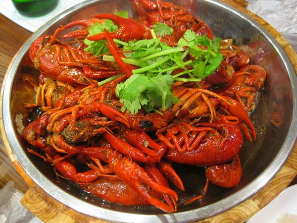 中国・杭州「浙江省杭州　西湖畔で龍井茶と料理を楽しむ旅」の写真：杭州料理の名店といえば楼外楼。
龍井茶の...