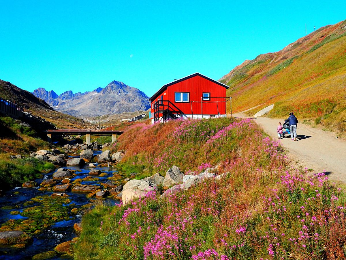 グリーンランドでのトレッキング
ホテルのオーナーおじさんに手書きで書いても...