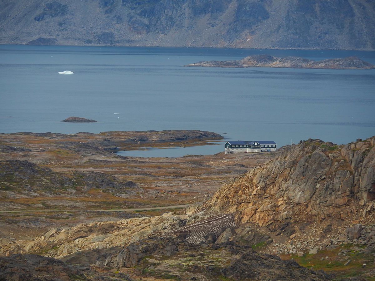 空港からすぐ近くにあるのがクルスクで唯一のホテル、ホテルクルスクに初日は宿...