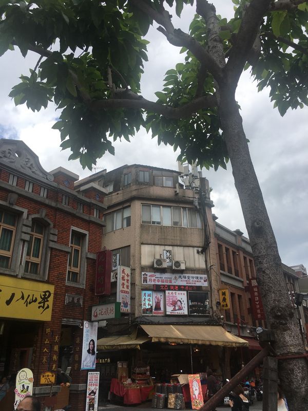 台湾・台北「台北街歩き」の写真：4回目にしてはじめての迪化街。
雰囲気が...