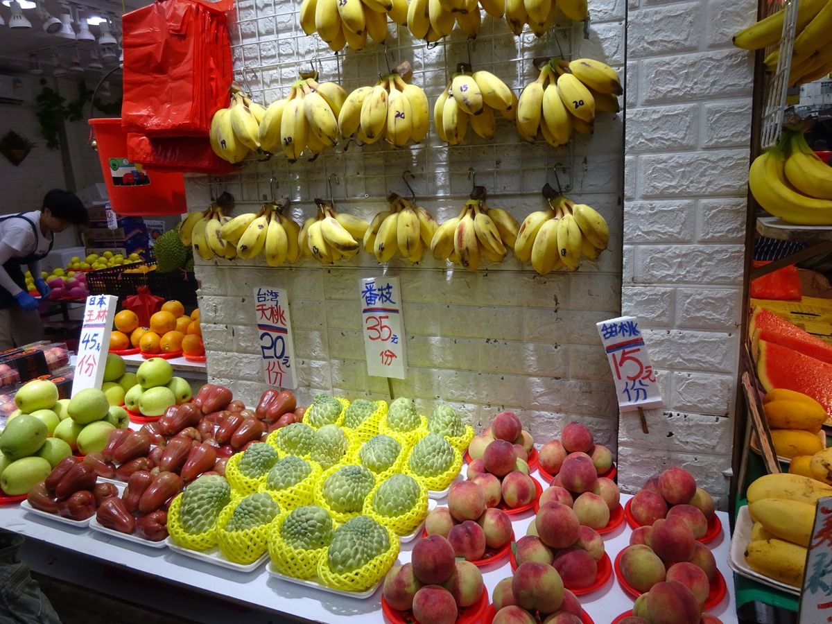 深水埗。
手芸屋さんがたくさんでとても楽しかったです！
あと、果物屋さんが...